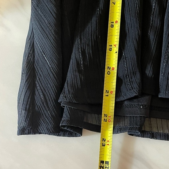 Simply Vera Vera Wang Black Sheer Metallic Stripe Ruffle Blouse Size L - Picture 4 of 7